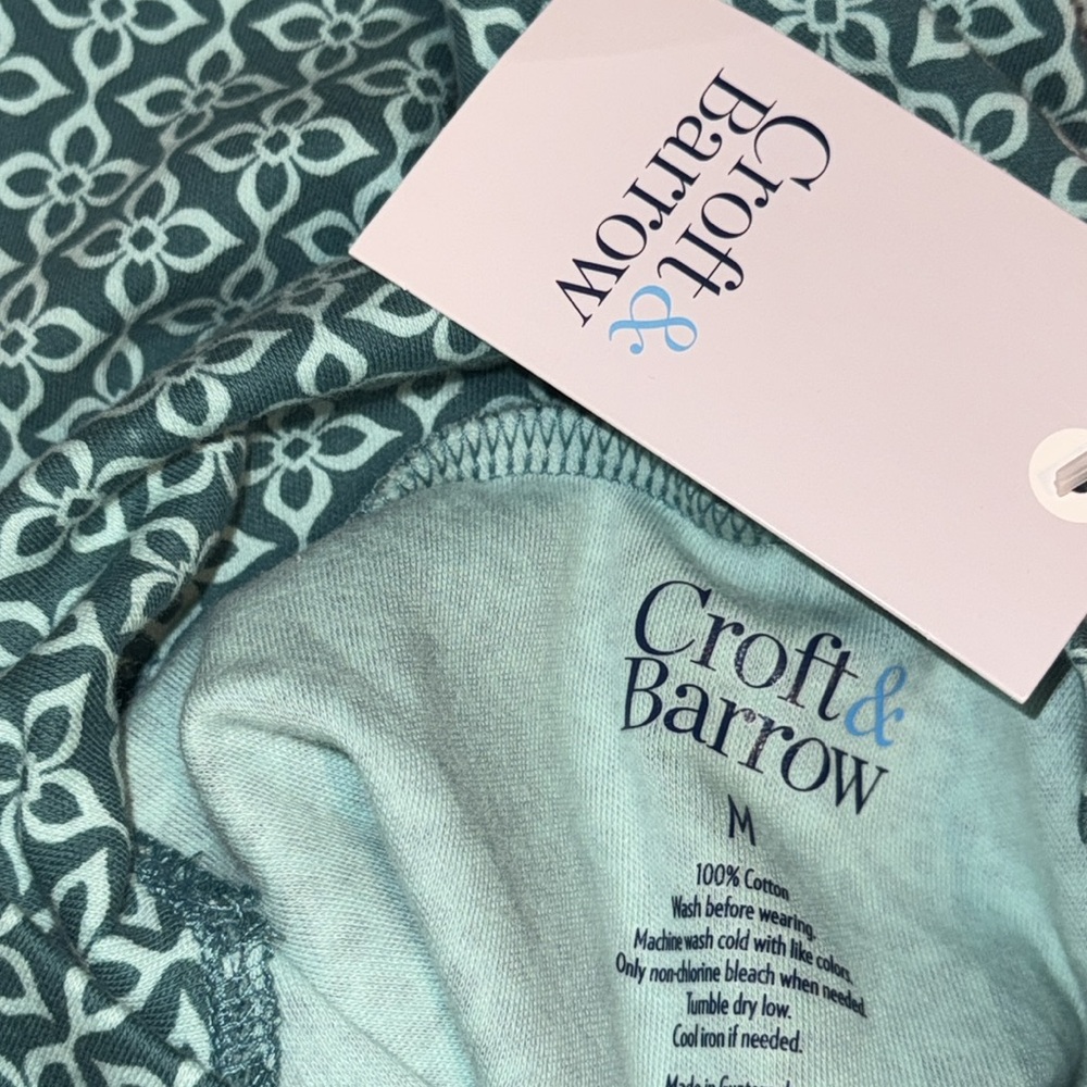 Croft & Barrow Essential Mockneck Tank - Picture 2 of 2